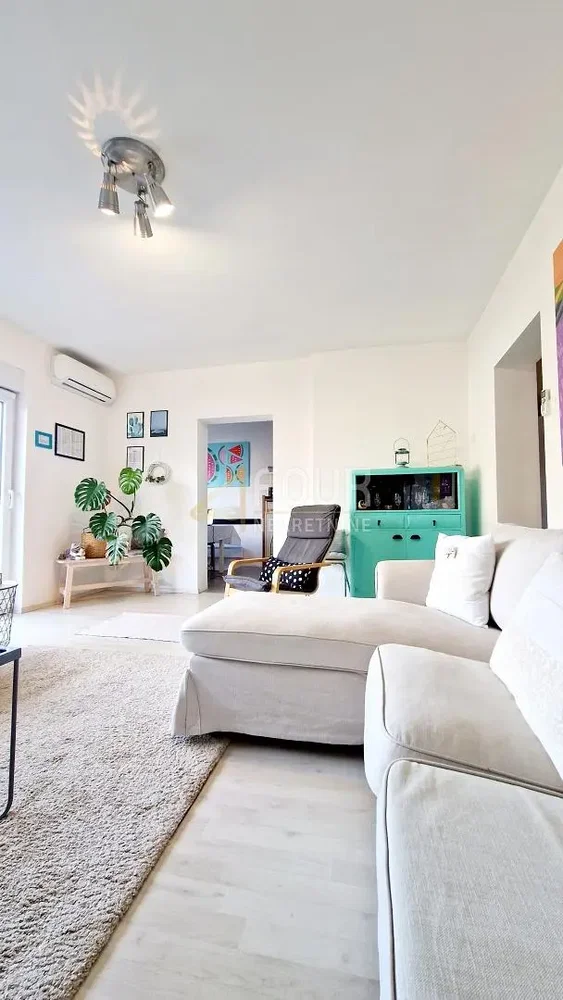 Wohnzimmer; tageslicht, moderner stil