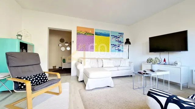 Sala de estar; luz natural, estilo moderno