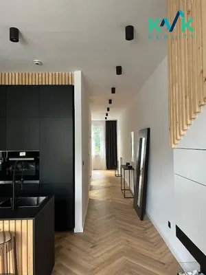 Küche; holzboden, tageslicht, moderner stil