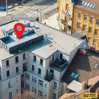 Dům a okolí; výhled