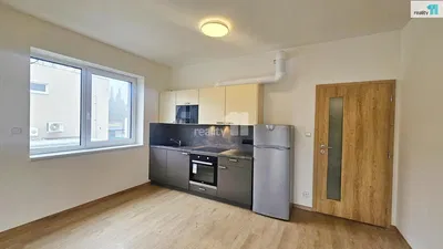 Cuisine; électroménager, lumière naturelle, style moderne, rénové