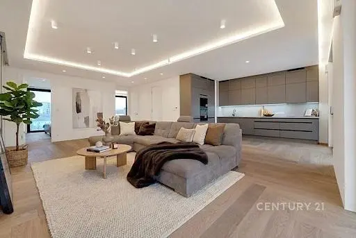 Soggiorno; luce naturale, stile moderno, pavimento in legno