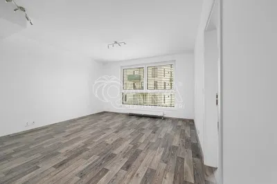 Chambre; parquet, lumière naturelle, rénové