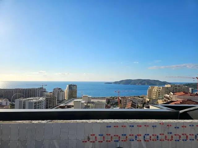 Балкон; поглед