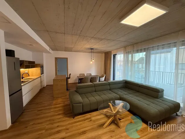Wohnzimmer; blick, holzboden, tageslicht, moderner stil