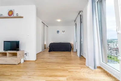 Schlafzimmer; holzboden, tageslicht, moderner stil