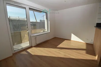 Wohnzimmer; blick, holzboden, tageslicht, renoviert