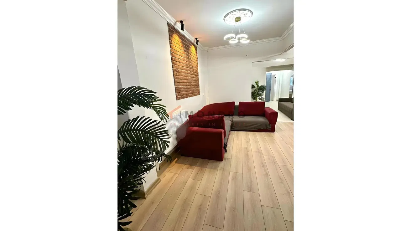 Wohnzimmer; tageslicht, holzboden, moderner stil