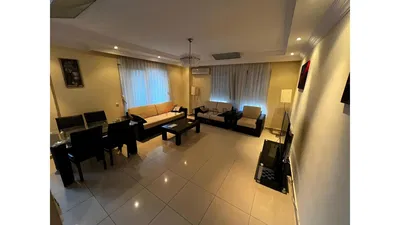 Wohnzimmer; fliesenboden, tageslicht