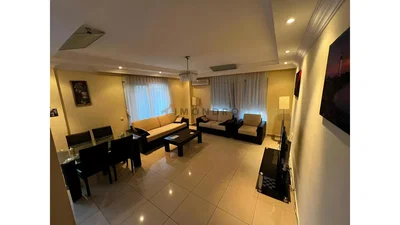 Wohnzimmer; fliesenboden, tageslicht