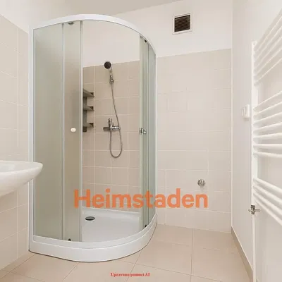 Banyo; fayans zemin, doğal ışık, tadilatlı