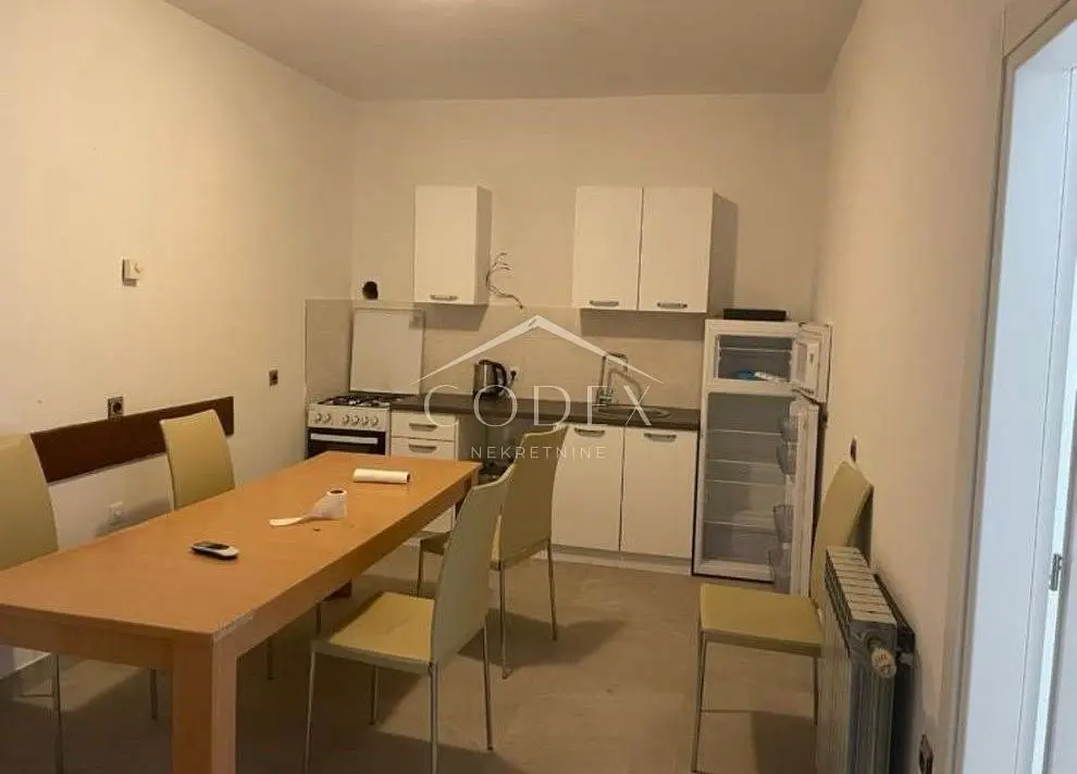 Kuchyně; kuchyňské spotřebiče