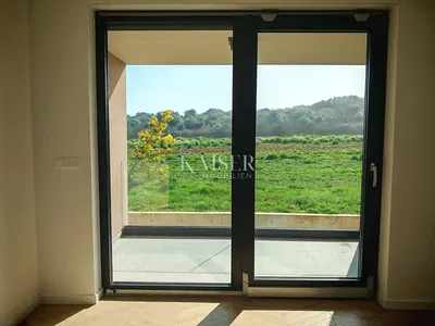 Terasa; pogled, prirodno svjetlo, pločice