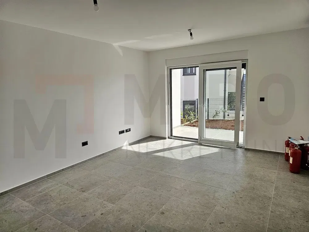 Otro; suelo de baldosas, vista, luz natural