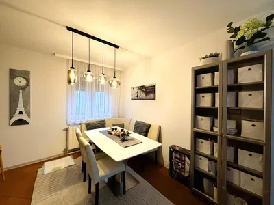 Oturma odası; doğal ışık, modern stil