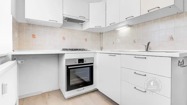 Kuchyně; kuchyňské spotřebiče, po rekonstrukci, přirozené světlo