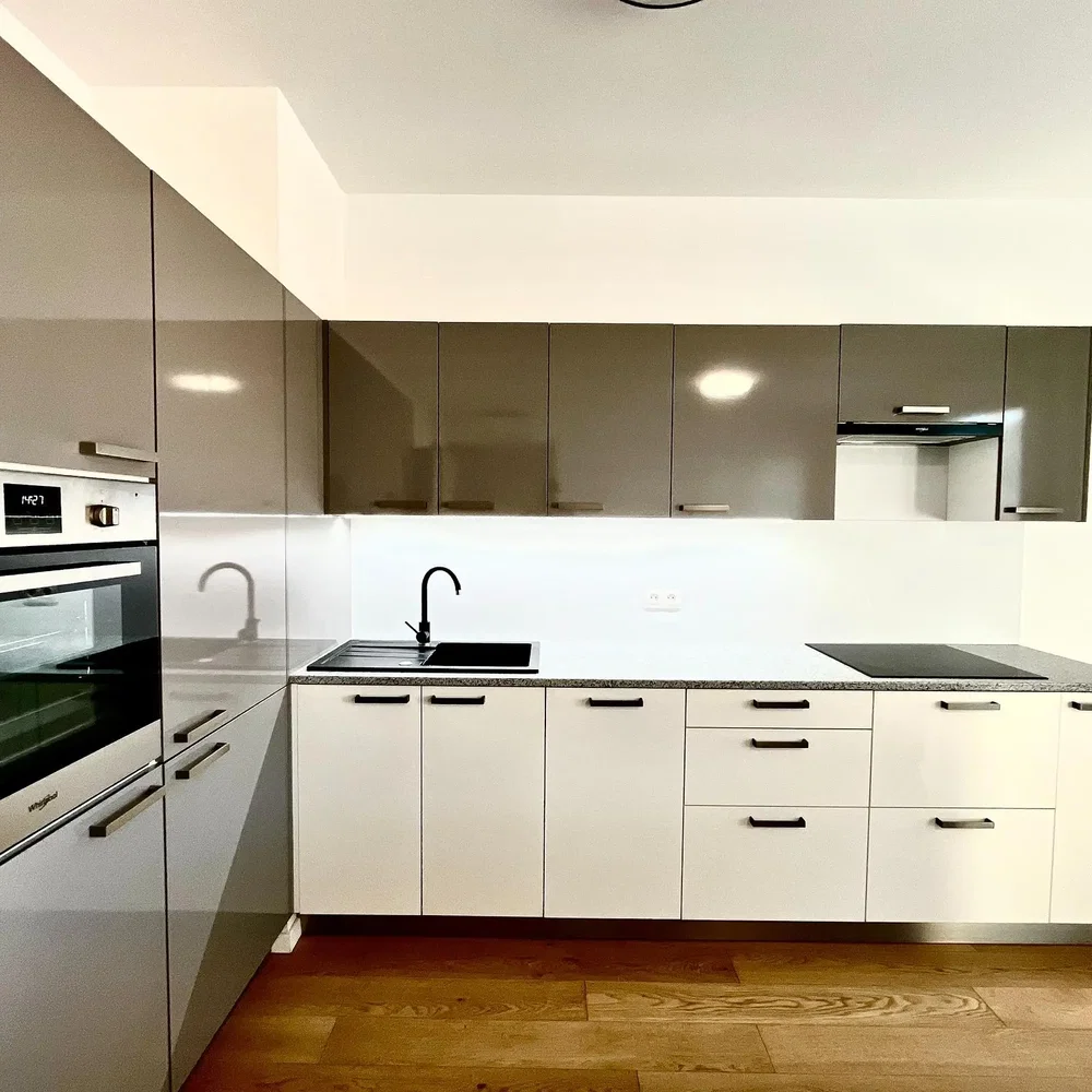 Küche; küchengeräte, renoviert, tageslicht, moderner stil