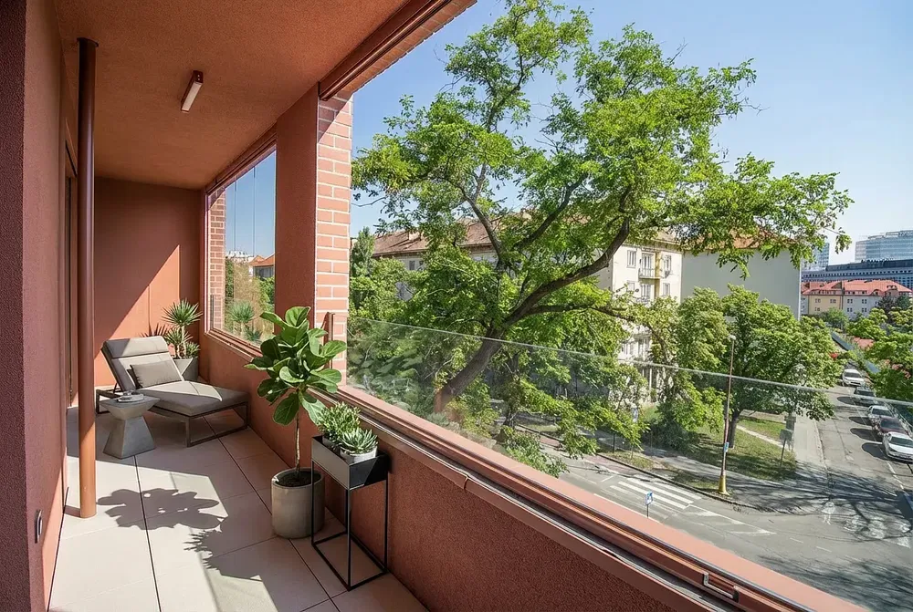 Balkon; blick, fliesenboden, tageslicht