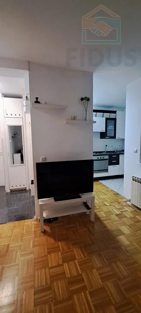 Wohnzimmer; holzboden