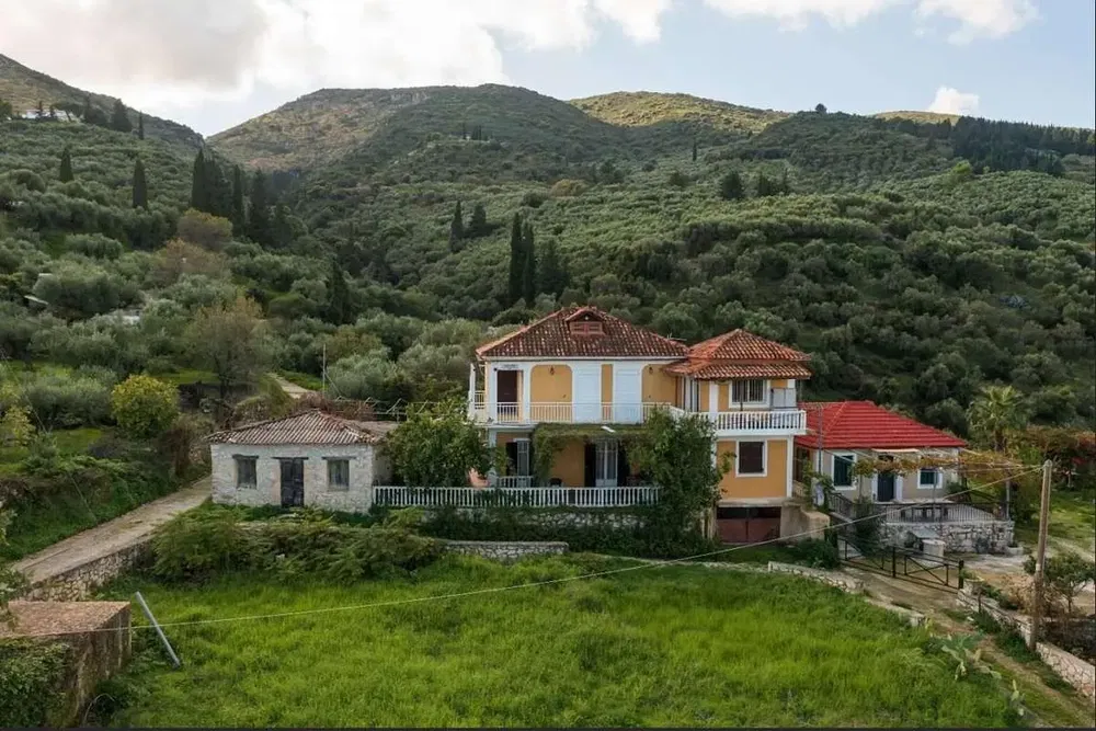 Kuća i okolina; pogled