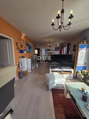 Dnevna soba; prirodno svjetlo, moderni stil