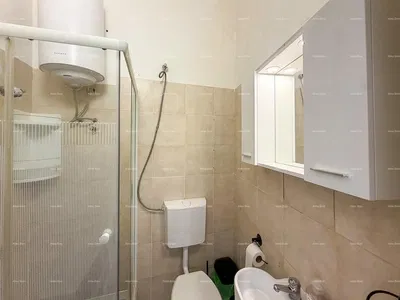 Kupaonica; bojler, pločice, renoviran, prirodno svjetlo, moderni stil