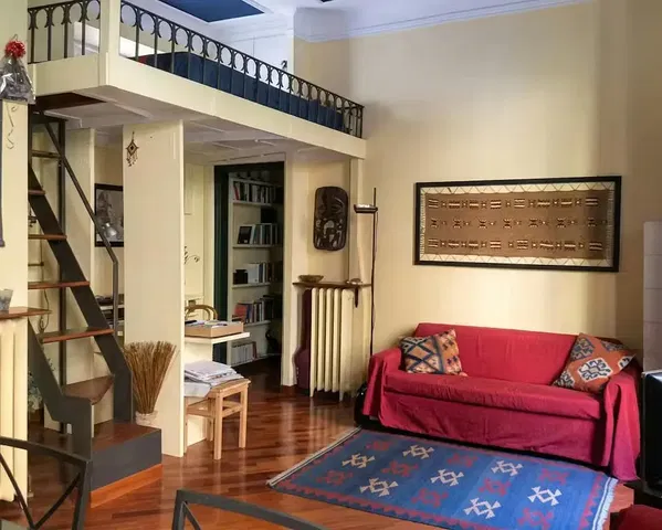 Wohnzimmer; holzboden, rustikaler stil, tageslicht