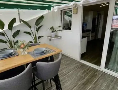 Terrasse; fliesenboden, tageslicht