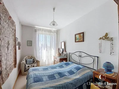 Спаваћа соба; природно светло, рустикални стил