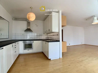 Küche; holzboden, renoviert, tageslicht, moderner stil