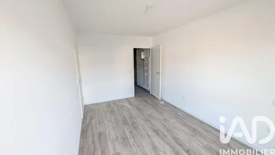 Autre; parquet, lumière naturelle, rénové