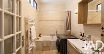 Koupelna; dlažba, přirozené světlo, po rekonstrukci