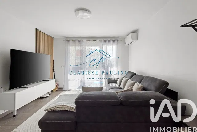 Σαλόνι; μοντέρνο στυλ, πλακάκια, φυσικό φως