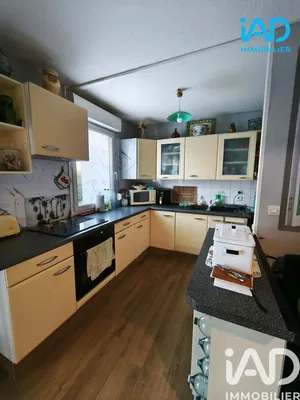 Kuchyně; kuchyňské spotřebiče, dřevěná podlaha