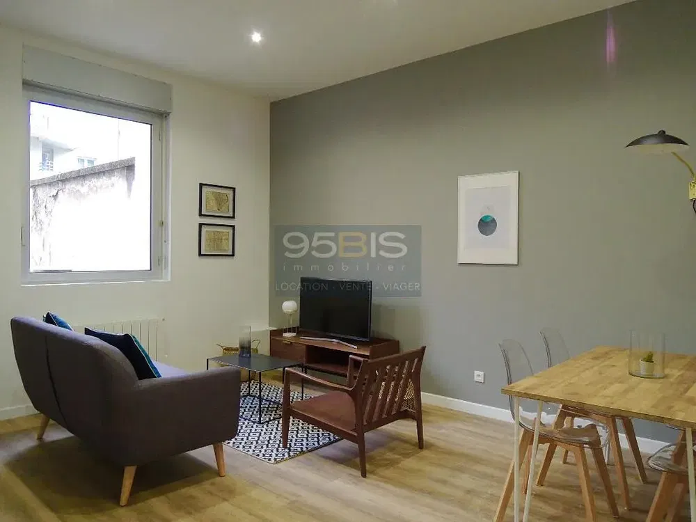 Wohnzimmer; blick, moderner stil, tageslicht