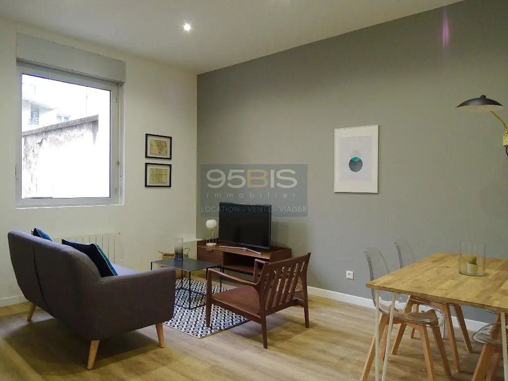 Wohnzimmer; blick, moderner stil, tageslicht