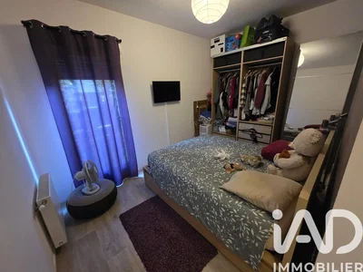 Schlafzimmer; tageslicht, holzboden