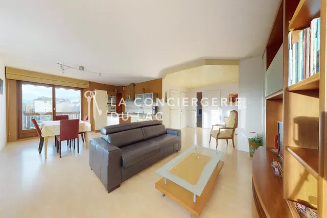 Salon; vue, lumière naturelle