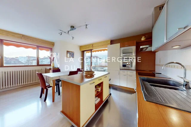 Cuisine; électroménager, vue, lumière naturelle, style moderne