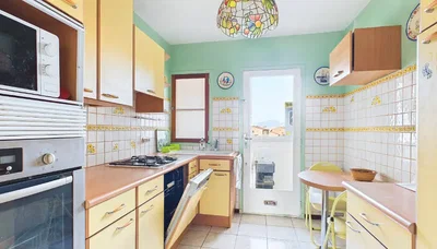 Кухиња; кухињски апарати, природно светло