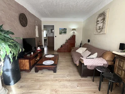 Dnevna soba; prirodno svjetlo, rustikalni stil
