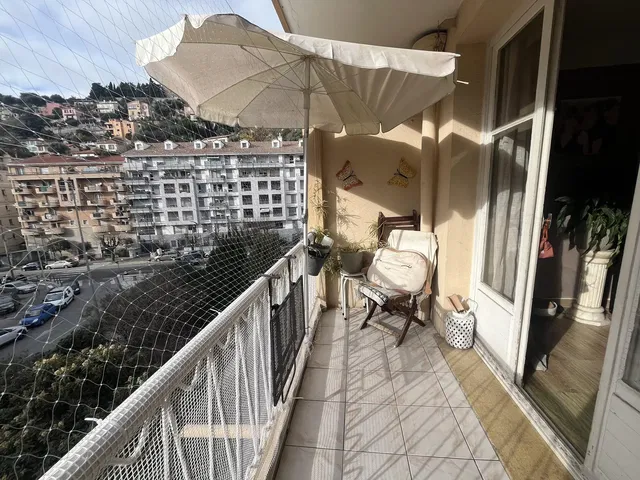 Balcony; view, natural light