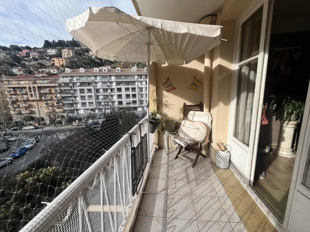 Balkon; pogled, prirodno svjetlo