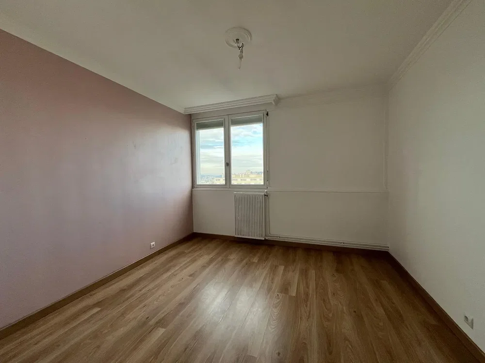 Chambre; vue, parquet, lumière naturelle