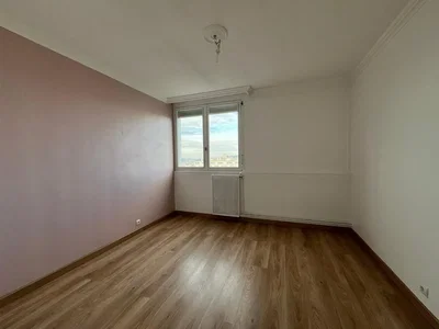 Chambre; vue, parquet, lumière naturelle