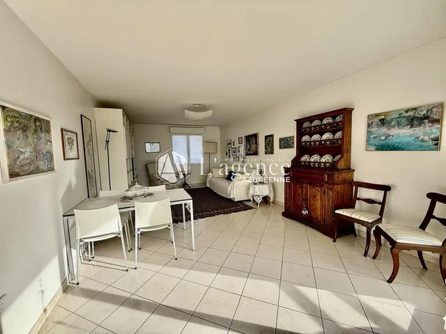 Living room; tile floor, natural light, rustic style
