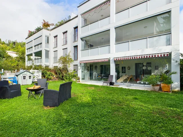 House and surroundings; view, natural light