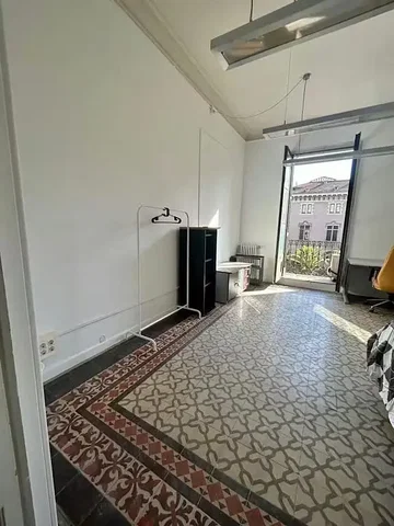 Schlafzimmer; fliesenboden, tageslicht, blick