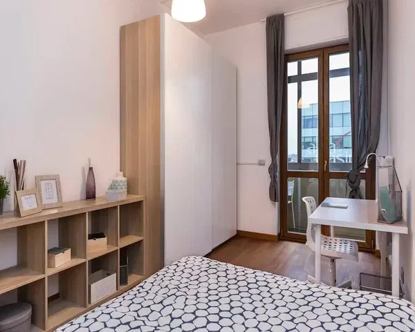 Schlafzimmer; holzboden, tageslicht, moderner stil