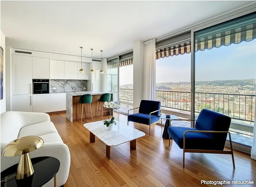 غرفة معيشة; إطلالة, أرضية خشبية, ضوء طبيعي, أسلوب عصري